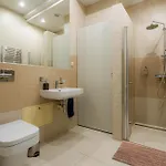 Victus Family Close To The By Renters Apartment
